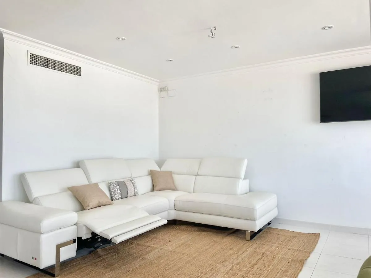 Luxury Family Apartment In Roses