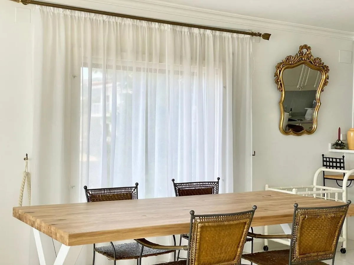 Luxury Family Apartment In Roses Spain