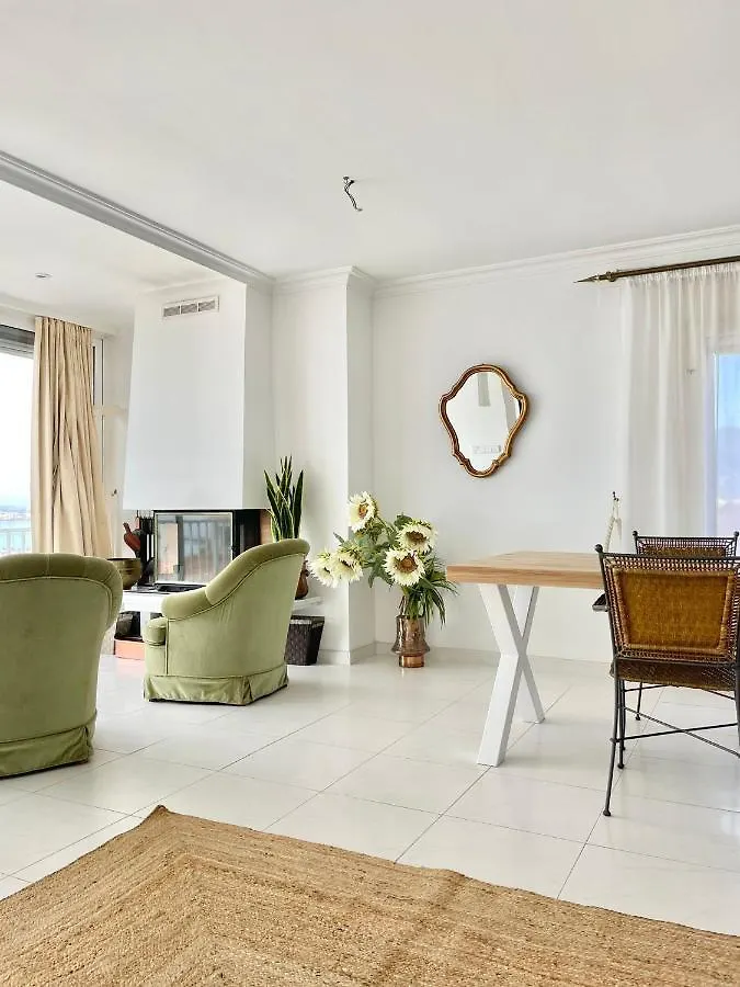 Luxury Family Apartment In Roses