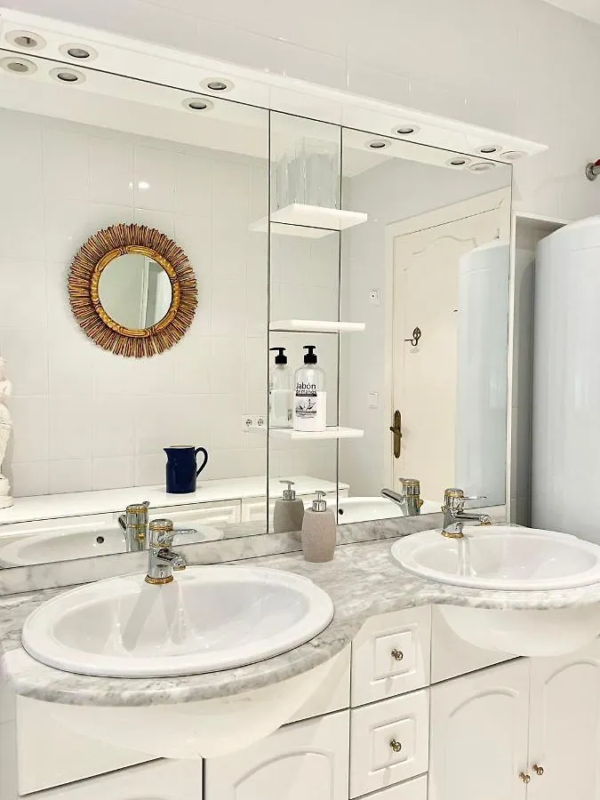 Luxury Family Apartment In Roses